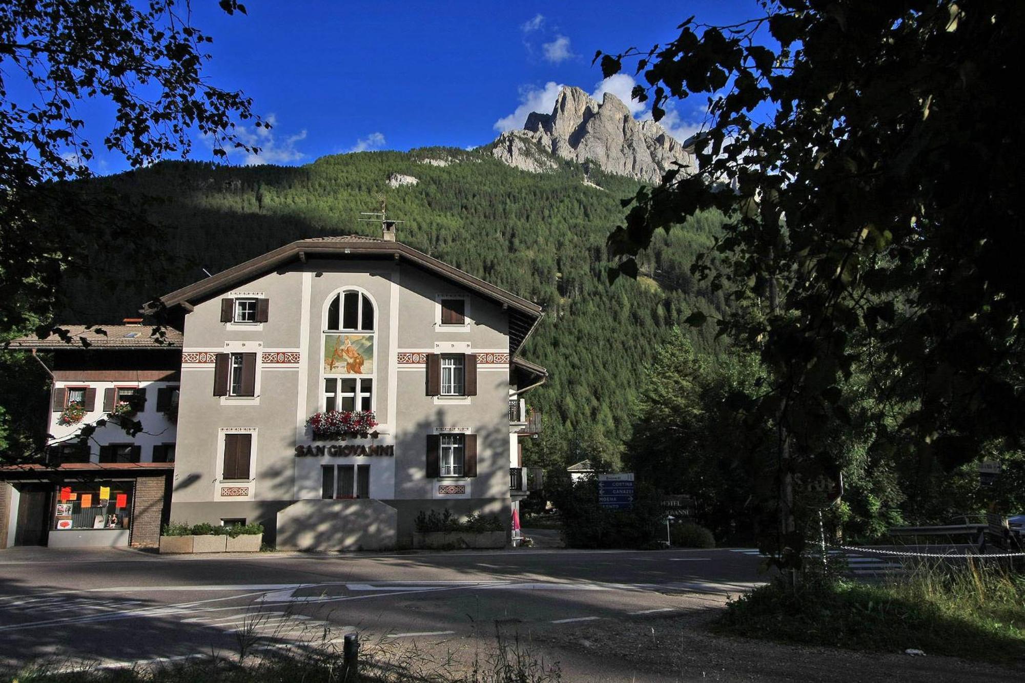 Hotel San Giovanni ヴィーゴ・ディ・ファッサ エクステリア 写真