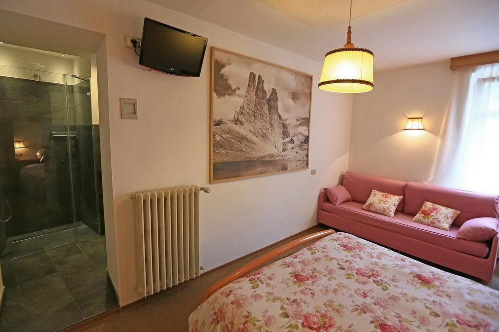 Hotel San Giovanni ヴィーゴ・ディ・ファッサ エクステリア 写真